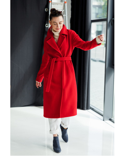 Красное пальто с цельнокроенным рукавом 77-1102