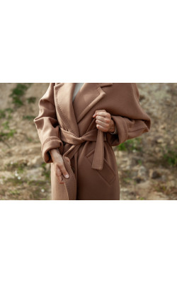 Базове пальто класичного прямого крою