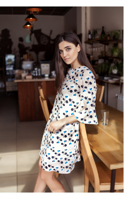 Платье цветы на розовом фоне 77-258