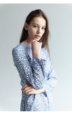 Платье принт чб листики 77-259