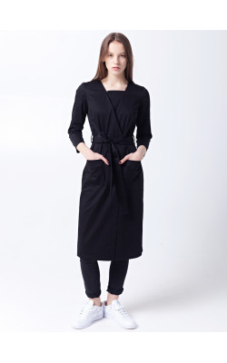 Черное платье-халат с поясом и одним лацканом