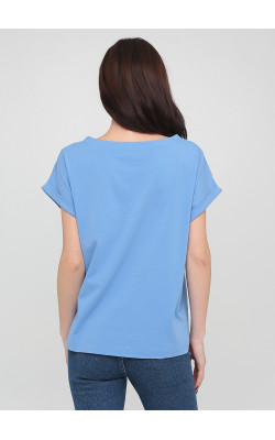 Блакитна футболка з суцільнокроєним рукавом