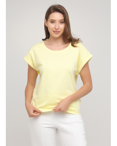 Свободная желтая футболка с цельнокроенным рукавом