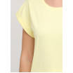 Свободная желтая футболка с цельнокроенным рукавом